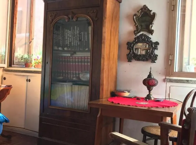 Room For Rent In An Ancient Palace In Rome Trastevere * Roma