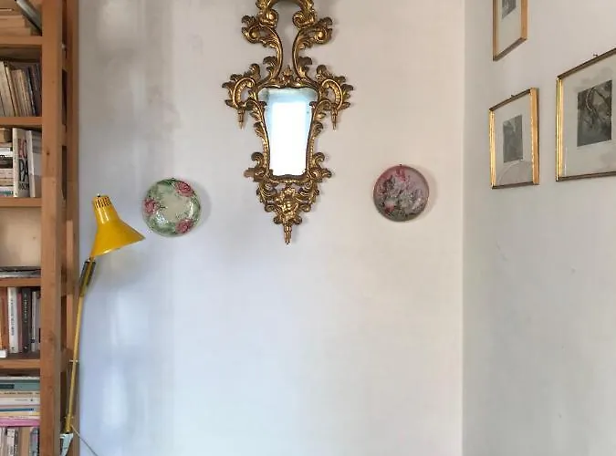 Room For Rent In An Ancient Palace In Rome Trastevere