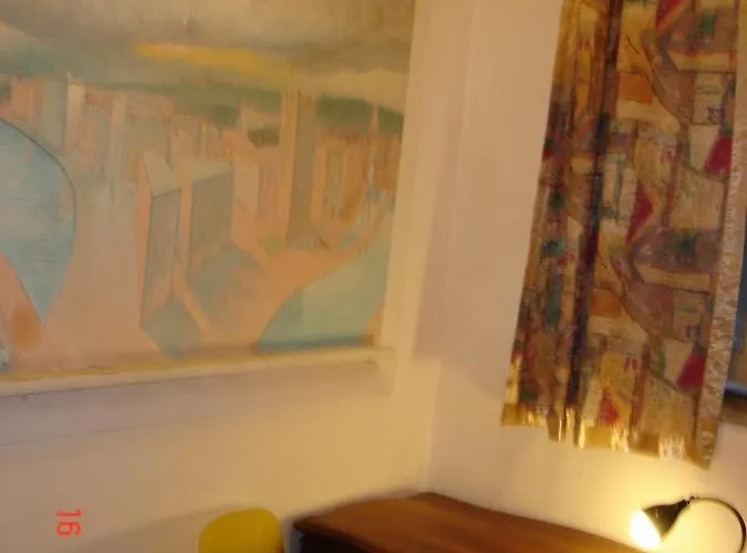 Room For Rent In An Ancient Palace In Rome Trastevere Roma