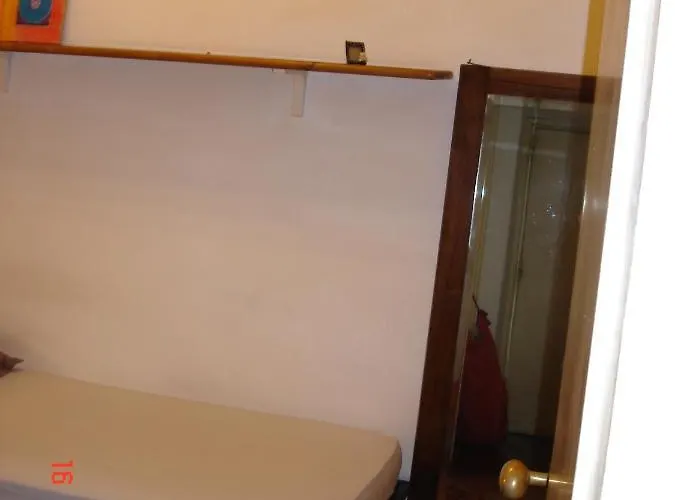 Room For Rent In An Ancient Palace In Rome Trastevere Roma